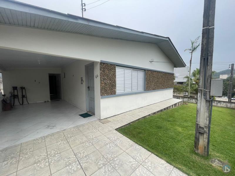 Casa Código 7071 Aluguel Anual e Venda no bairro Centro na cidade de Urussanga