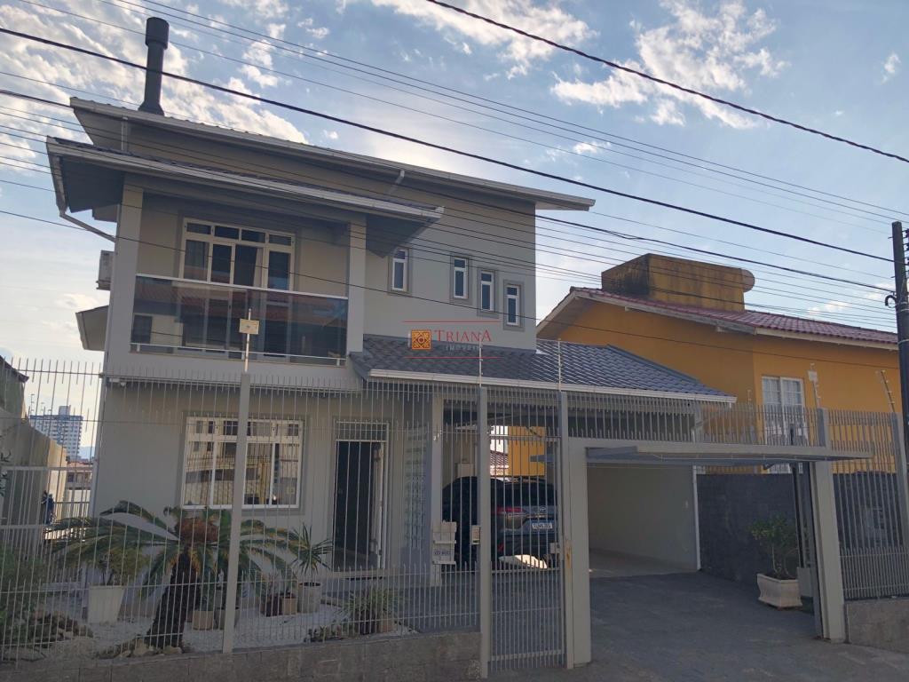 Casa-Codigo-1352-a-Venda-no-bairro-Jardim-Atlântico-na-cidade-de-Florianópolis