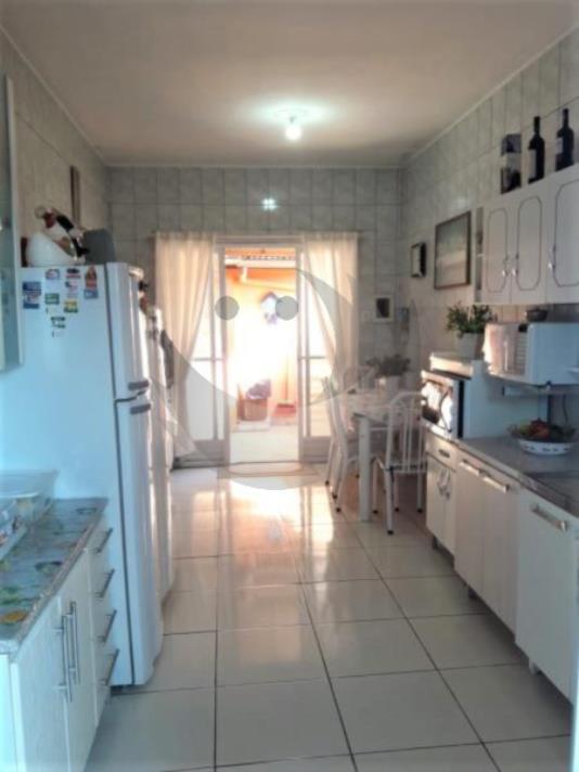 Casa à venda com 3 quartos, 130m² - Foto 2