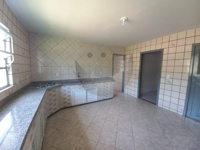 Casa para alugar com 3 quartos, 100m² - Foto 4