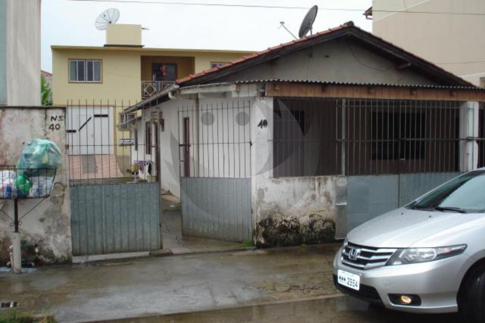 Casa à venda com 3 quartos, 222m² - Foto 2