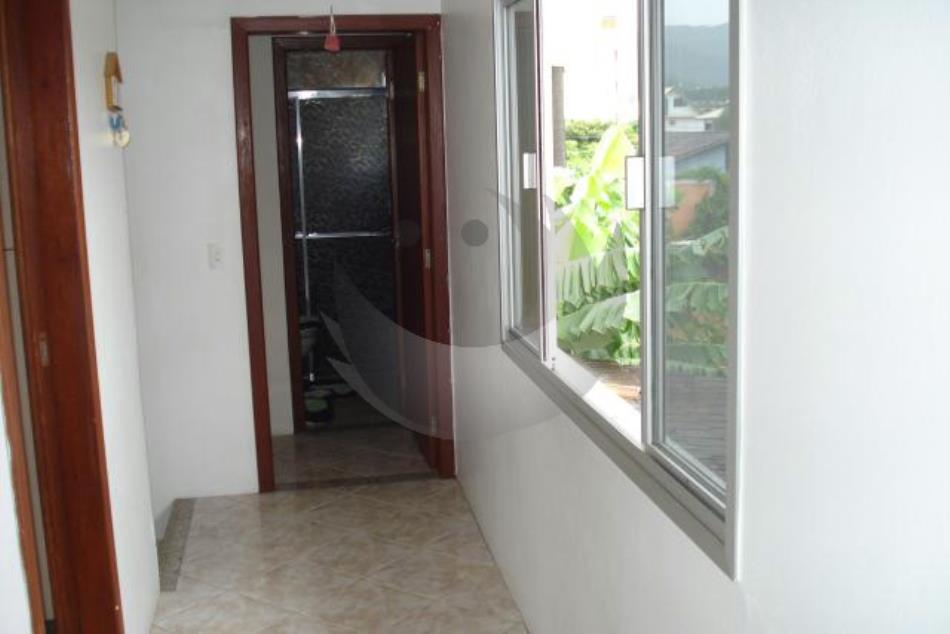 Casa à venda com 3 quartos, 222m² - Foto 11