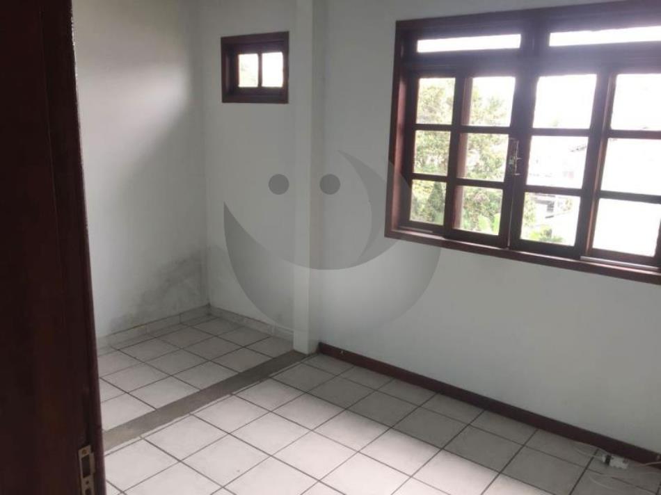 Casa à venda com 5 quartos, 180m² - Foto 5