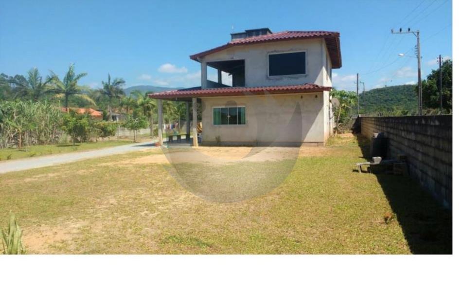 Casa à venda com 4 quartos, 240m² - Foto 2