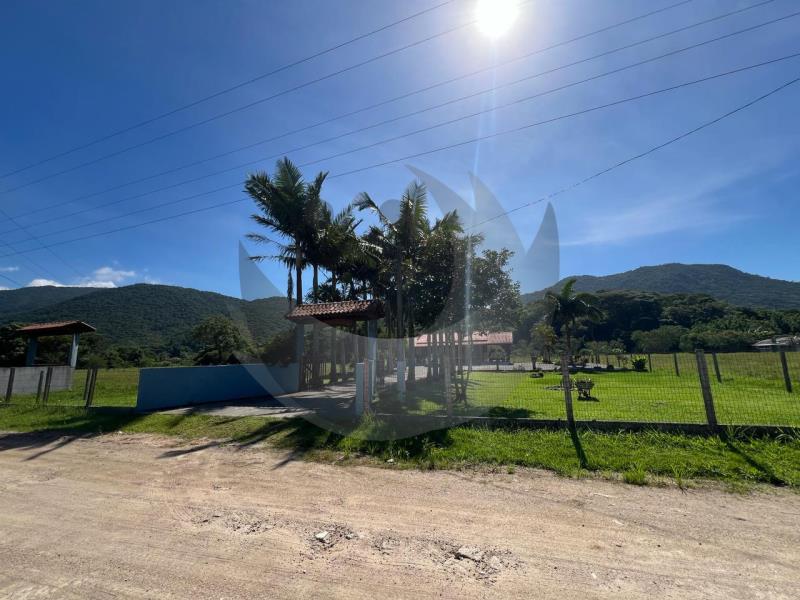 Fazenda à venda com 3 quartos, 21600m² - Foto 1