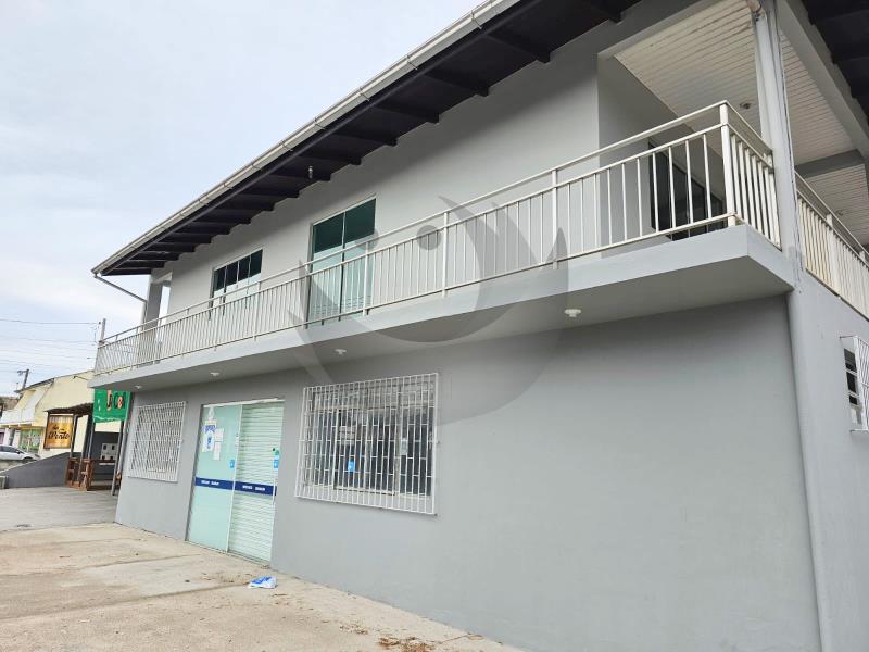 Casa à venda com 5 quartos, 300m² - Foto 2