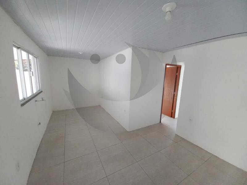 Casa à venda com 3 quartos, 100m² - Foto 2