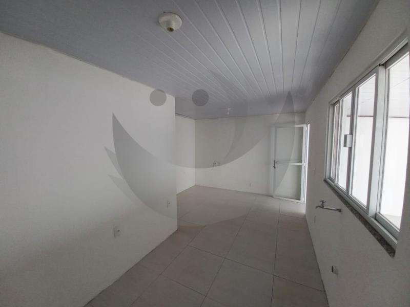 Casa à venda com 3 quartos, 100m² - Foto 3