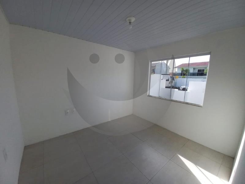 Casa à venda com 3 quartos, 100m² - Foto 5