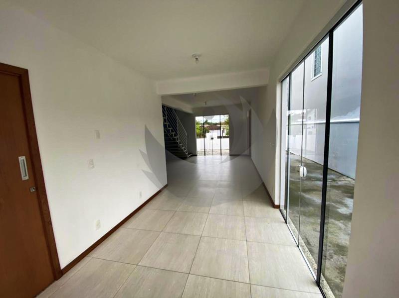 Casa à venda com 2 quartos, 150m² - Foto 4