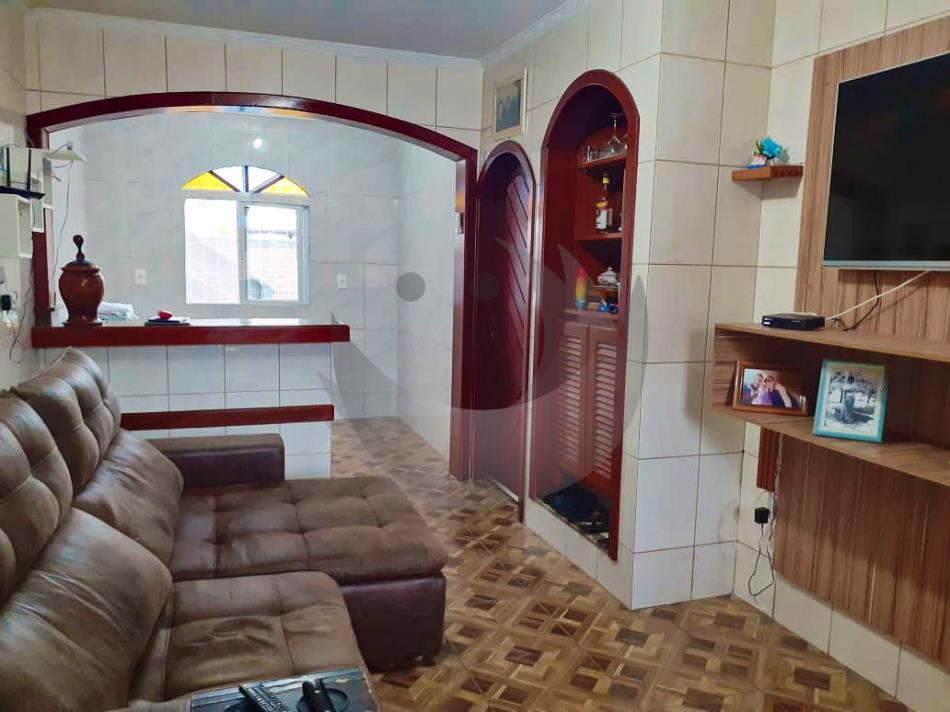 Casa à venda com 6 quartos, 200m² - Foto 4