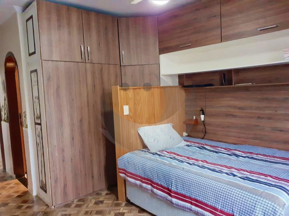 Casa à venda com 6 quartos, 200m² - Foto 7