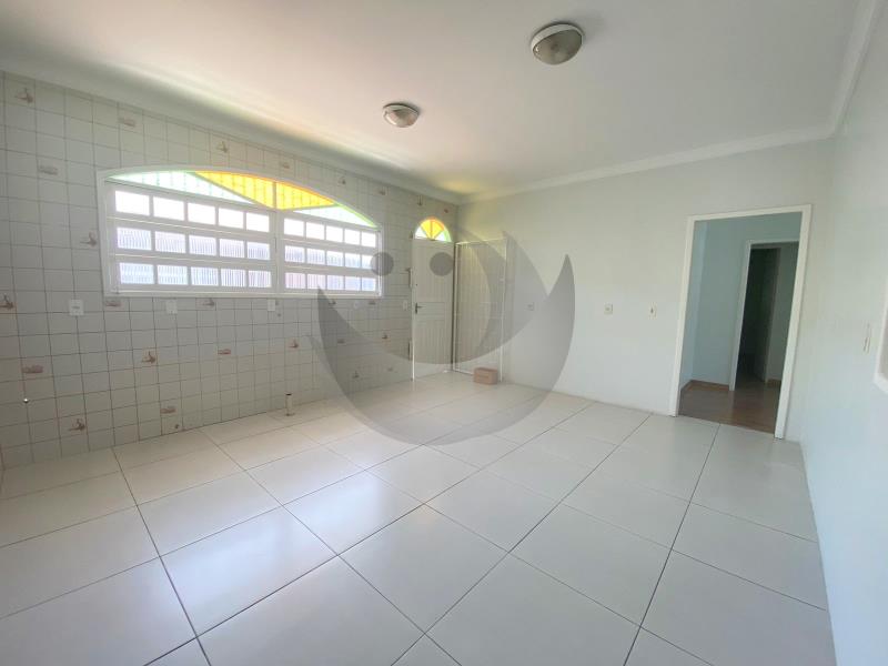 Casa para alugar com 3 quartos, 120m² - Foto 5