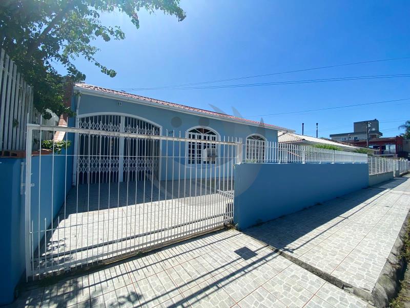 Casa para alugar com 3 quartos, 120m² - Foto 1