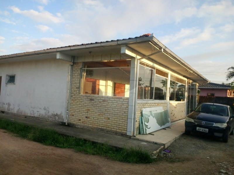 Casa à venda com 3 quartos, 150m² - Foto 2