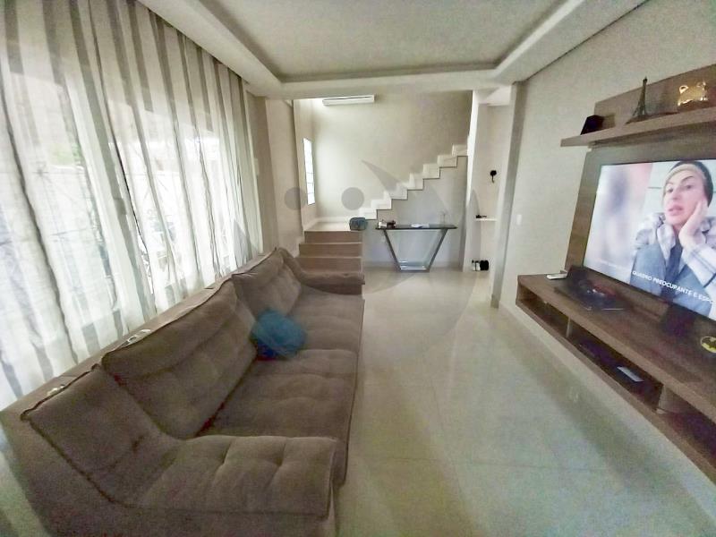 Casa à venda com 3 quartos, 420m² - Foto 4