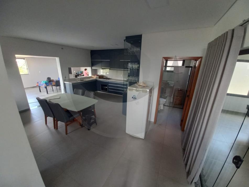 Casa à venda com 2 quartos, 240m² - Foto 8