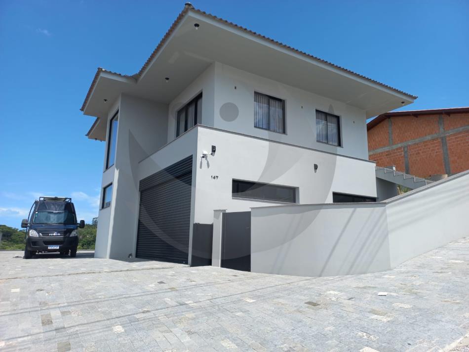 Casa à venda com 2 quartos, 240m² - Foto 2