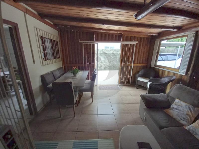 Casa à venda com 3 quartos, 100m² - Foto 6