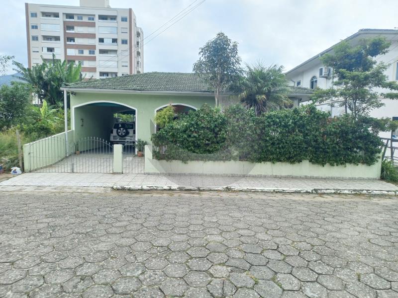 Casa à venda com 3 quartos, 360m² - Foto 2