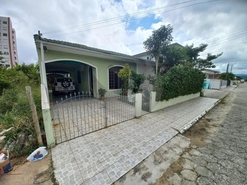 Casa à venda com 3 quartos, 360m² - Foto 4