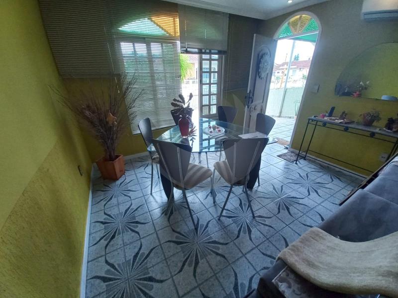 Casa à venda com 3 quartos, 360m² - Foto 7