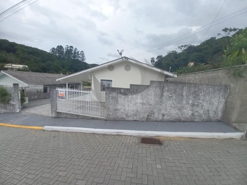 Casa à venda com 3 quartos, 300m² - Foto 2