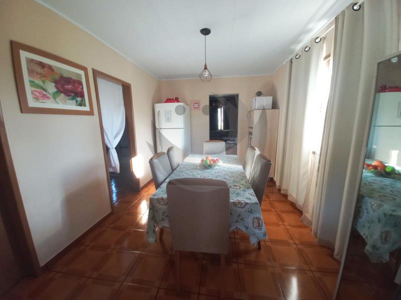 Casa à venda com 2 quartos, 80m² - Foto 4