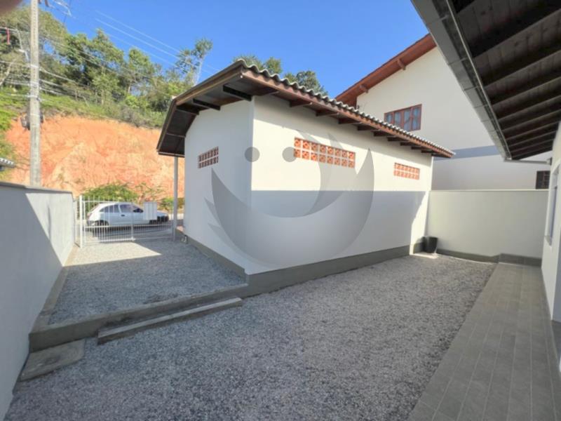 Casa à venda com 3 quartos, 136m² - Foto 3