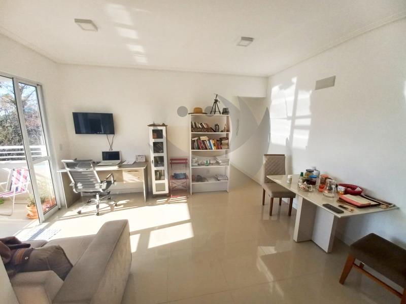 Apartamento à venda com 2 quartos, 72m² - Foto 2