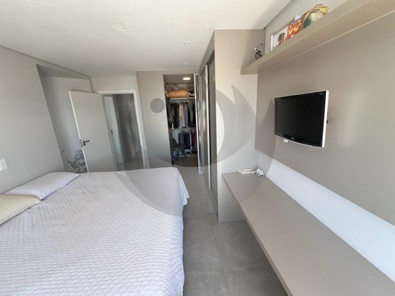 Apartamento à venda com 3 quartos, 200m² - Foto 6