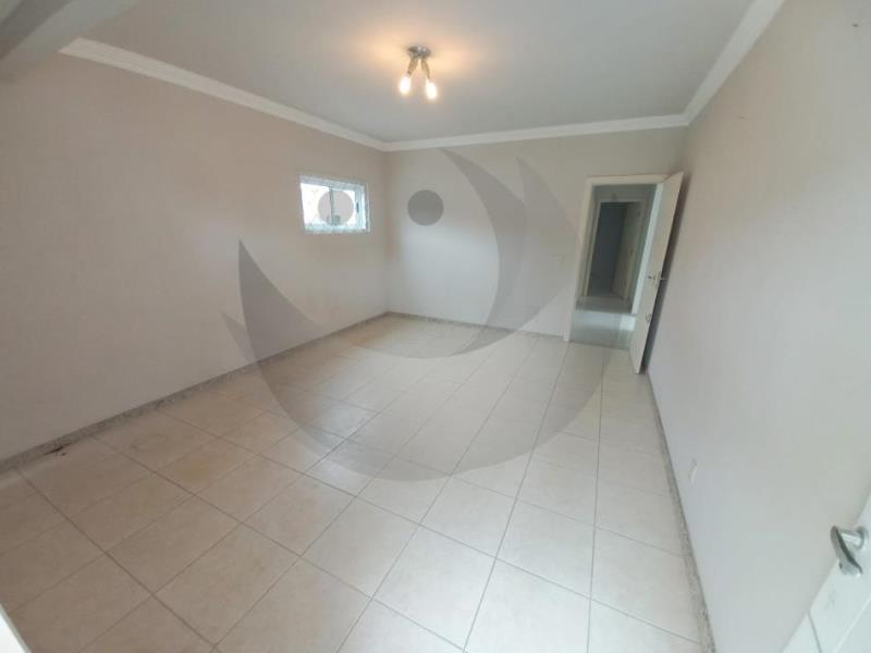 Casa para alugar com 3 quartos, 300m² - Foto 9