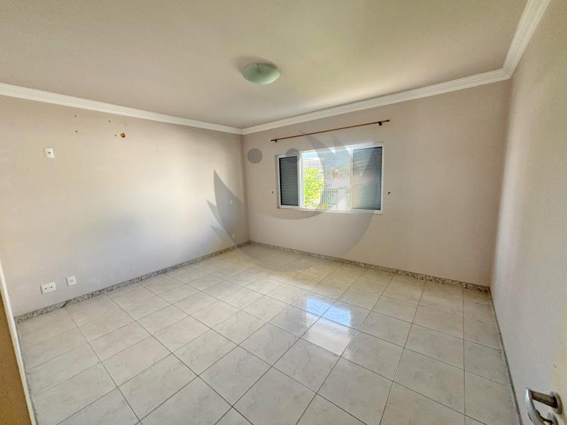 Casa para alugar com 3 quartos, 300m² - Foto 12