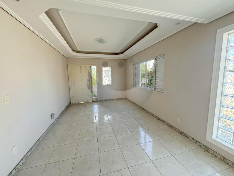 Casa para alugar com 3 quartos, 300m² - Foto 13