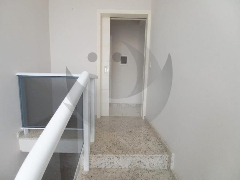 Casa para alugar com 3 quartos, 300m² - Foto 18