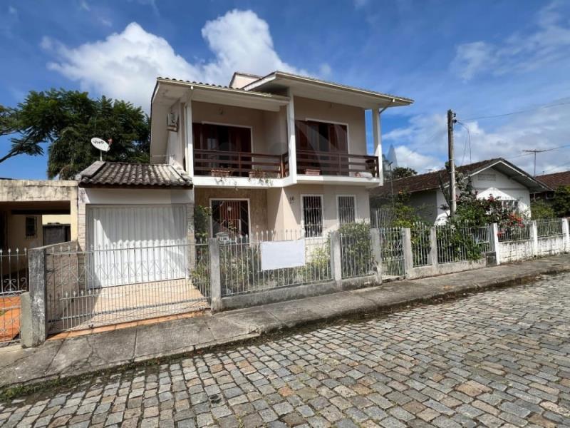 Casa à venda com 3 quartos, 170m² - Foto 2