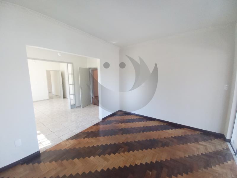 Casa à venda com 3 quartos, 450m² - Foto 10