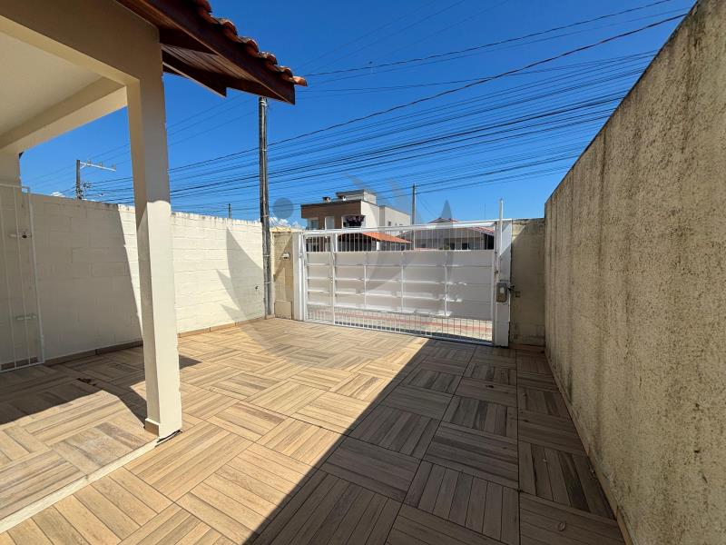 Casa para alugar com 2 quartos, 51m² - Foto 3