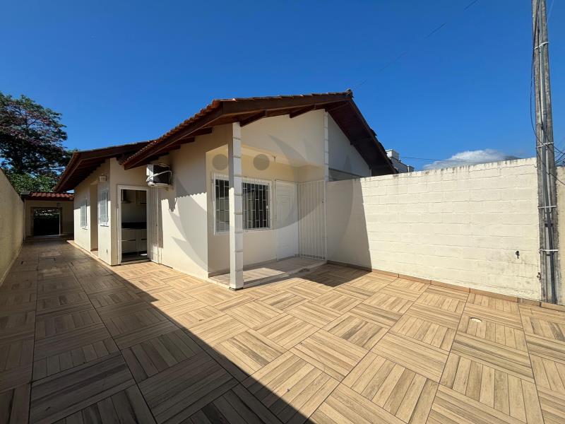 Casa para alugar com 2 quartos, 51m² - Foto 1