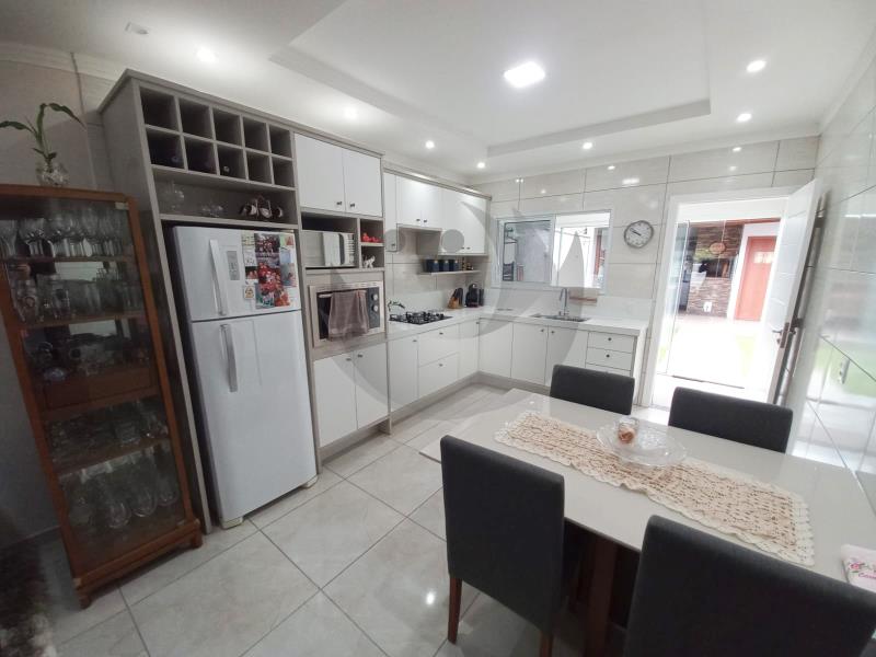 Casa à venda com 3 quartos, 250m² - Foto 11