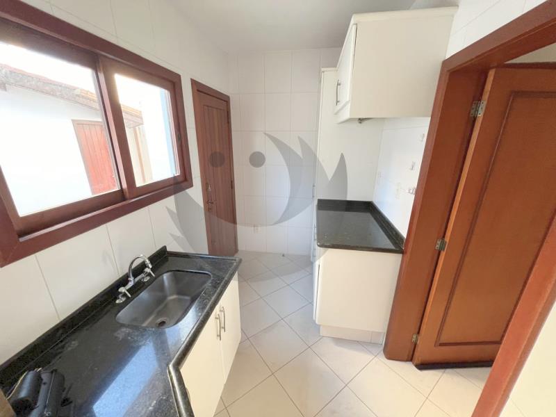 Casa à venda com 4 quartos, 220m² - Foto 9