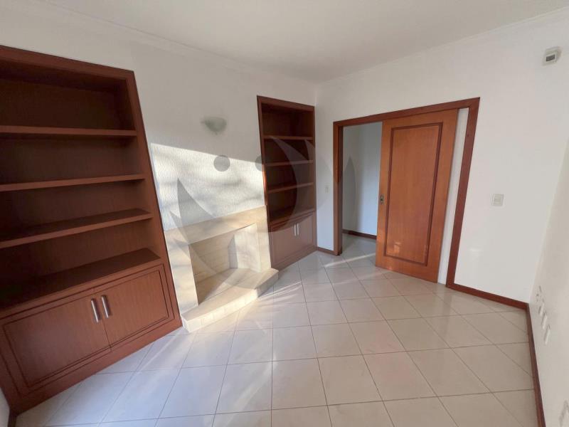 Casa à venda com 4 quartos, 220m² - Foto 13