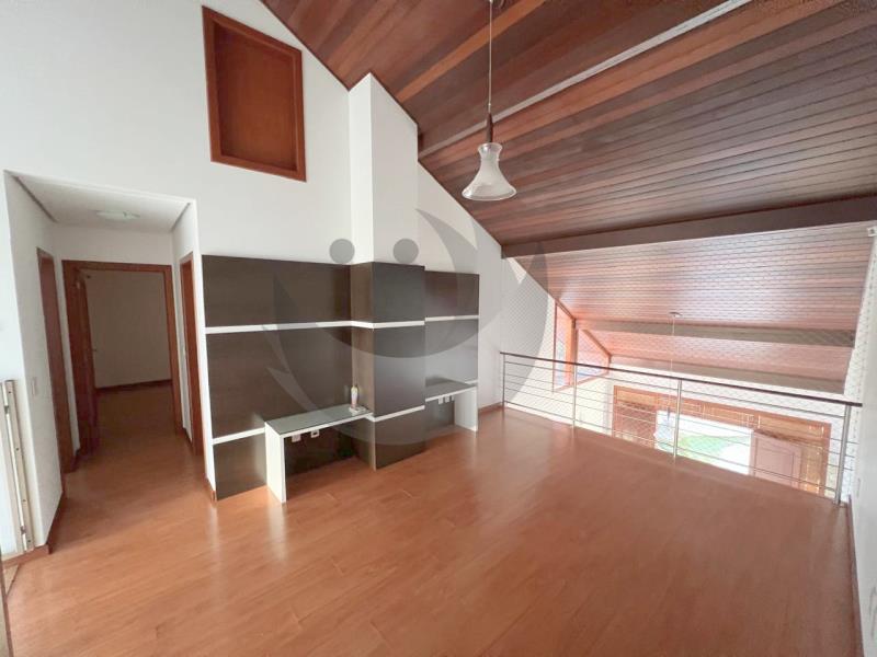 Casa à venda com 4 quartos, 220m² - Foto 14