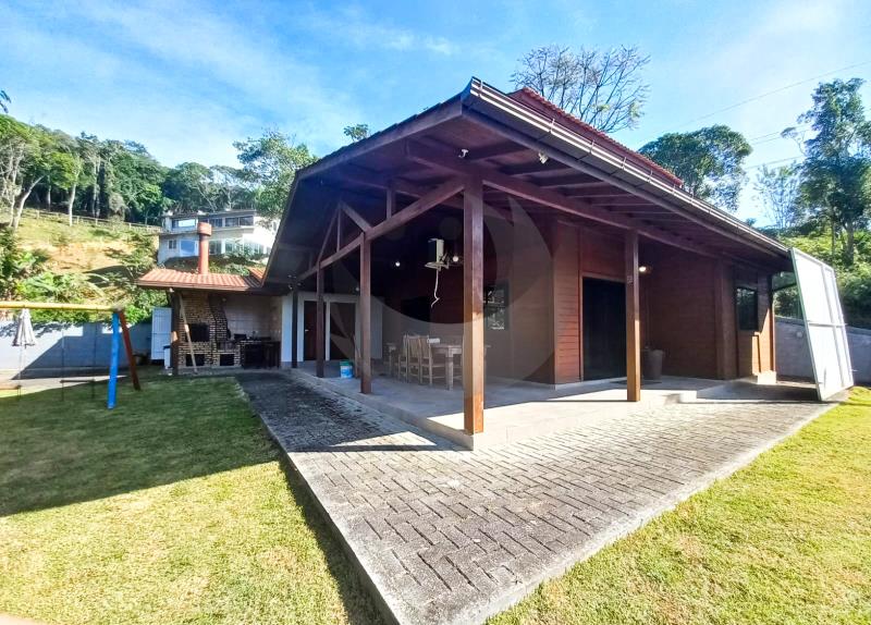 Casa à venda com 3 quartos, 1217m² - Foto 2