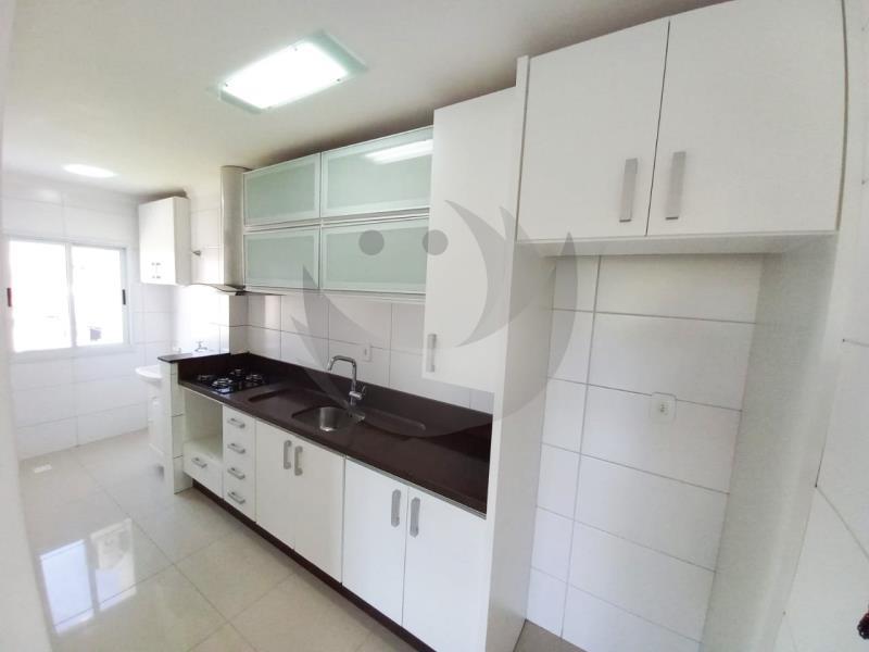 Apartamento à venda com 2 quartos, 58m² - Foto 4