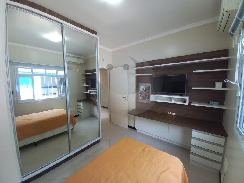 Casa para alugar com 4 quartos, 360m² - Foto 17