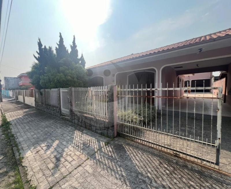 Casa à venda com 3 quartos, 349m² - Foto 2