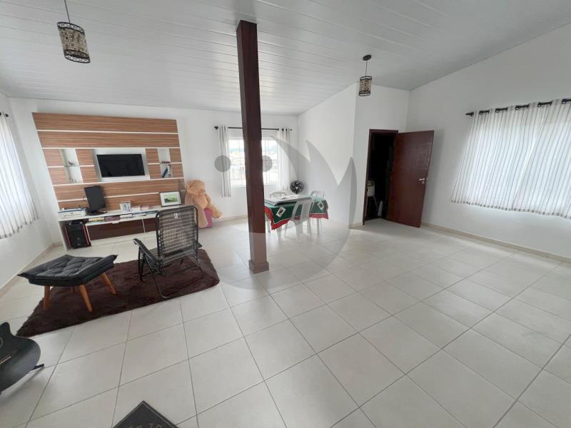 Casa à venda com 3 quartos, 220m² - Foto 3