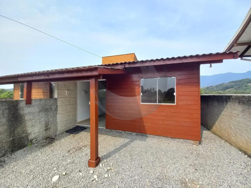 Casa para alugar com 2 quartos, 50m² - Foto 1