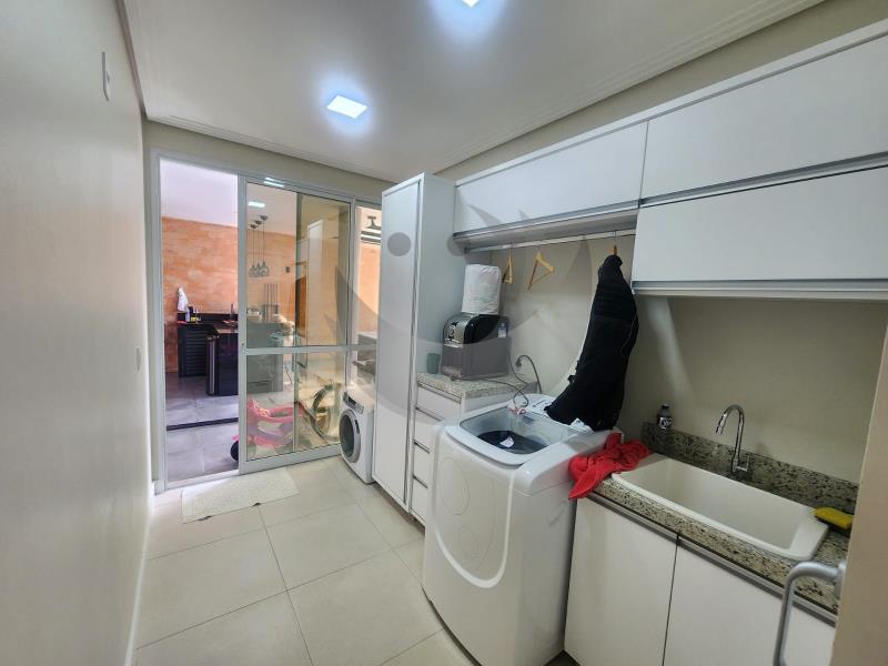 Casa à venda com 3 quartos, 300m² - Foto 28